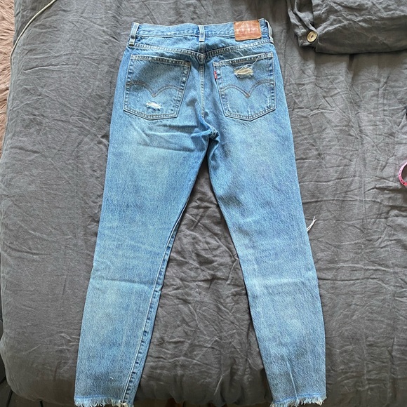 Vintage Levi’s Jeans - Picture 2 of 6
